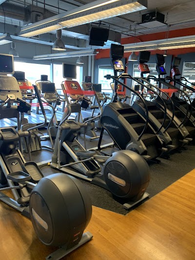 GoodLife Fitness Toronto Richmond and John